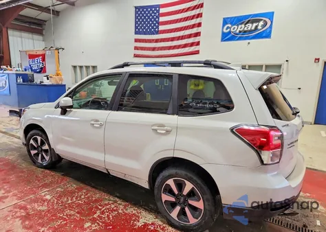 2017 Subaru Forester 2.5I Premium z USA, uszkodzony, nr VIN JF2SJAEC4HH432782